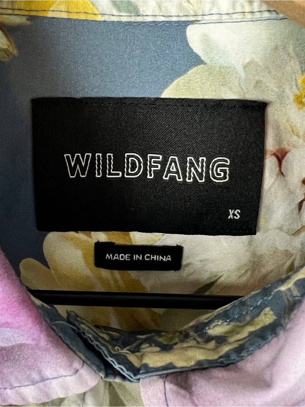 Wildfang Essential Button Up Floral Short Sleeve Shirt - Picture 4 of 5